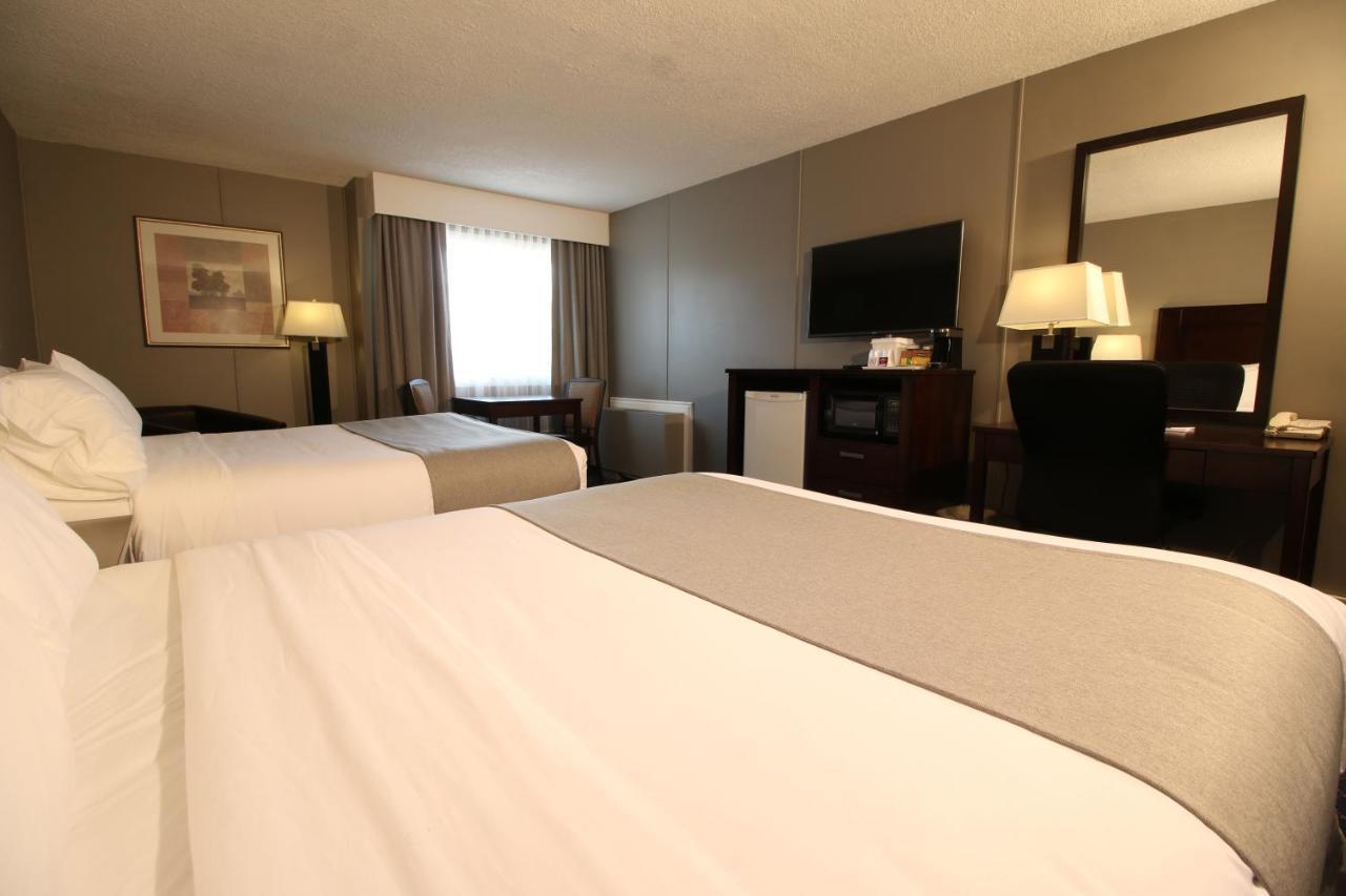 Hotel Clarion Pointe Medicine Hat Exterior foto