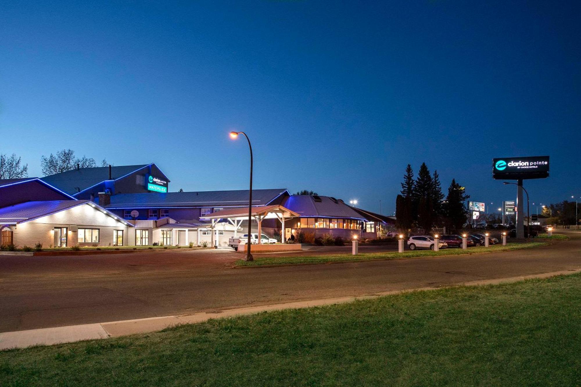 Hotel Clarion Pointe Medicine Hat Exterior foto